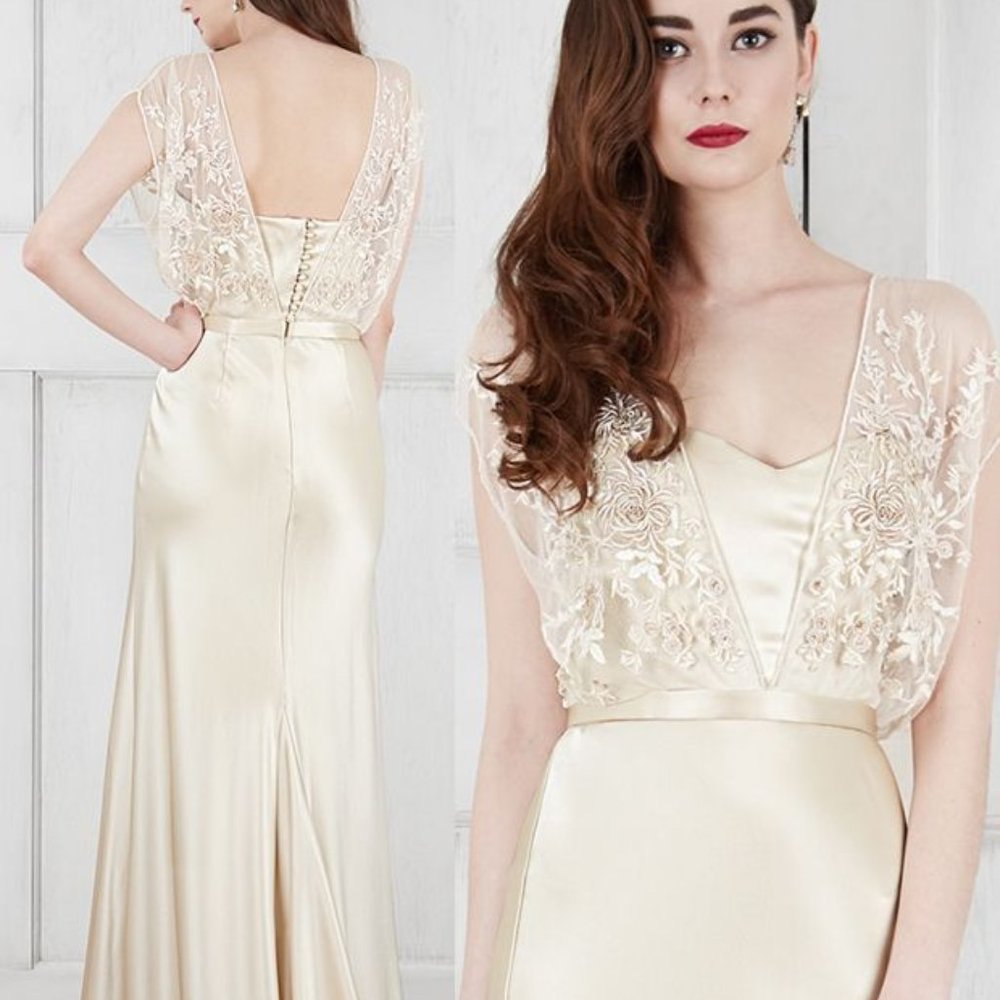 Ivory Lace Column Sleeveless Full-Length Silk Wedding Gown